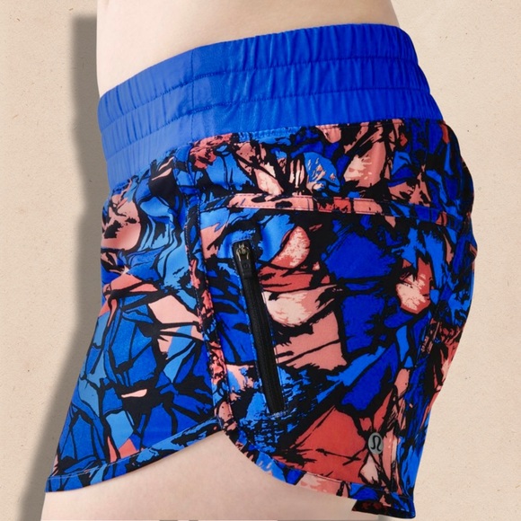 LULULEMON Tracker‎ Short IV 4-Way Stretch in
Paint Storm Harbor Blue Mult… - Picture 9 of 14